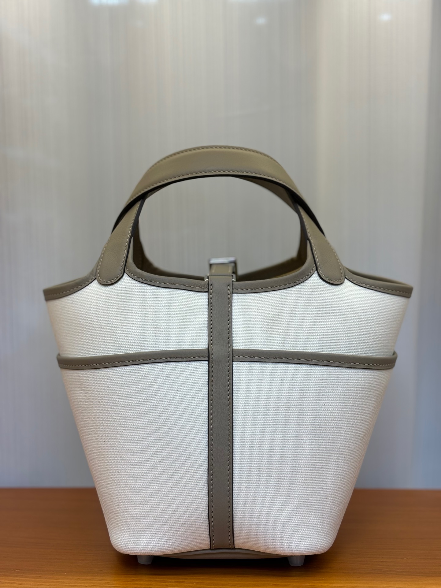 Hermes Picotin Lock 18 Pocket Bag In White/Grey 